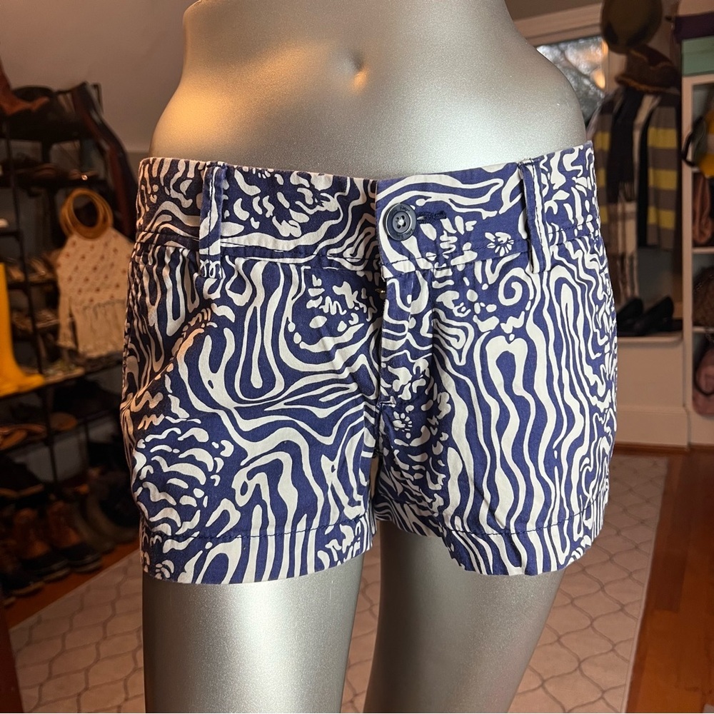 LILLY PULITZER The Walsh Short Night Swimming Casual Beach Summer Chino Blue Sz2 - Picture 8 of 8